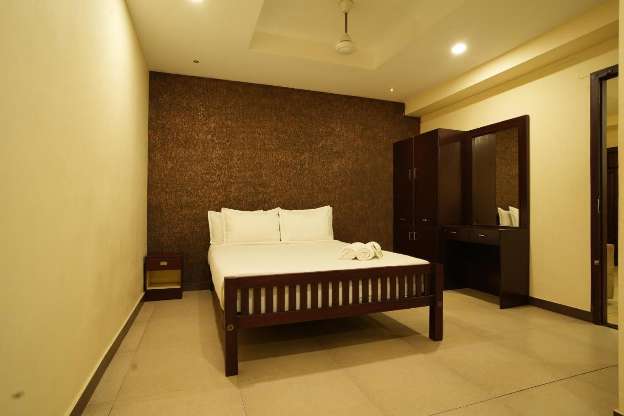 K V Suites Kochi Exteriör bild