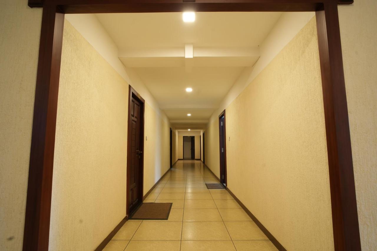K V Suites Kochi Exteriör bild