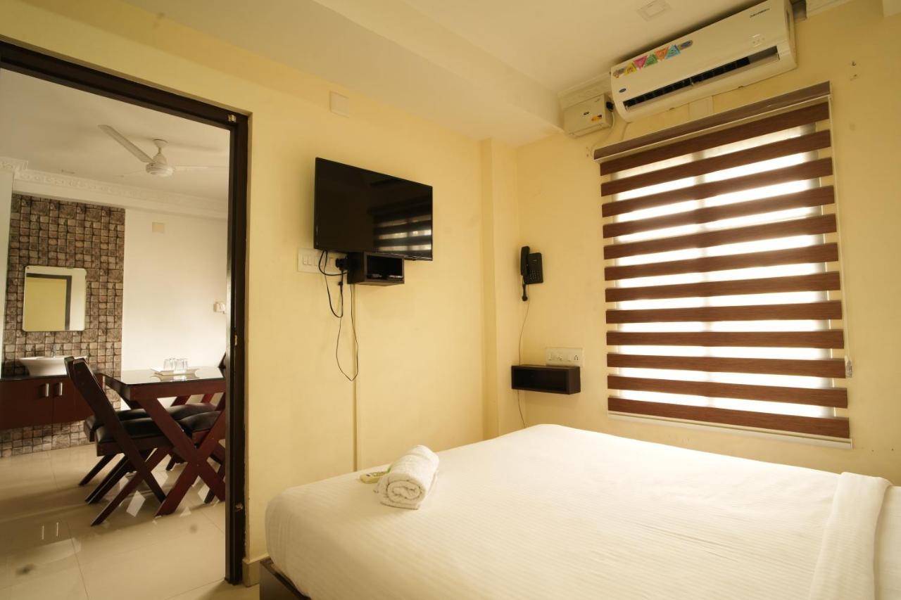 K V Suites Kochi Exteriör bild