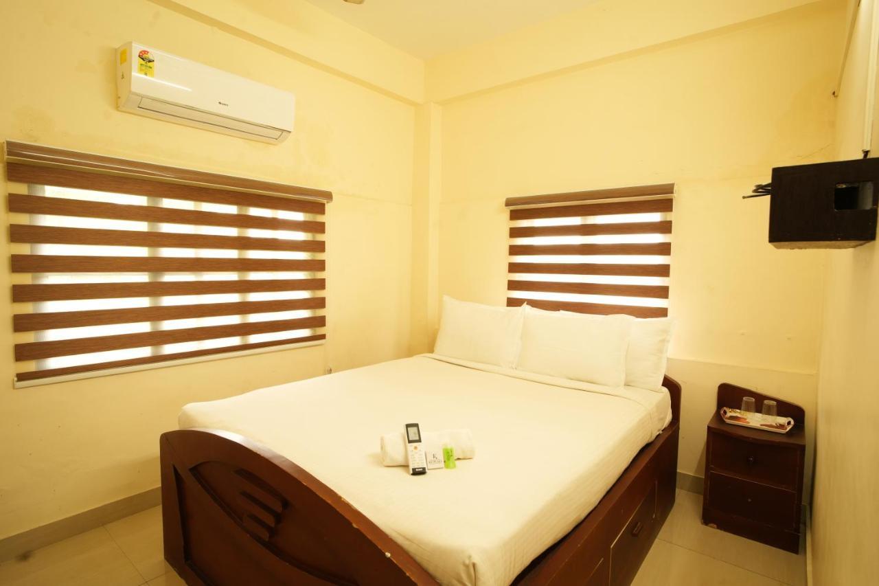K V Suites Kochi Exteriör bild
