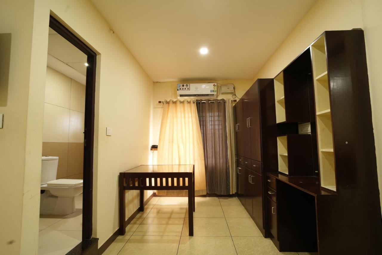 K V Suites Kochi Exteriör bild