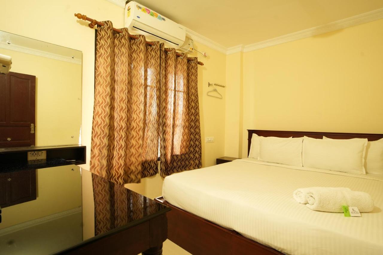 K V Suites Kochi Exteriör bild