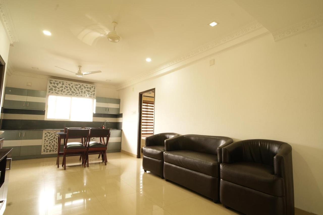 K V Suites Kochi Exteriör bild