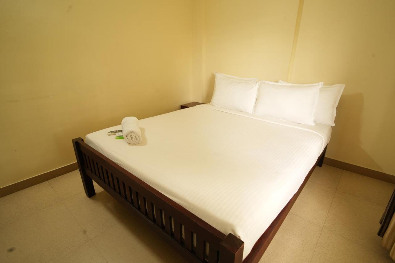K V Suites Kochi Exteriör bild