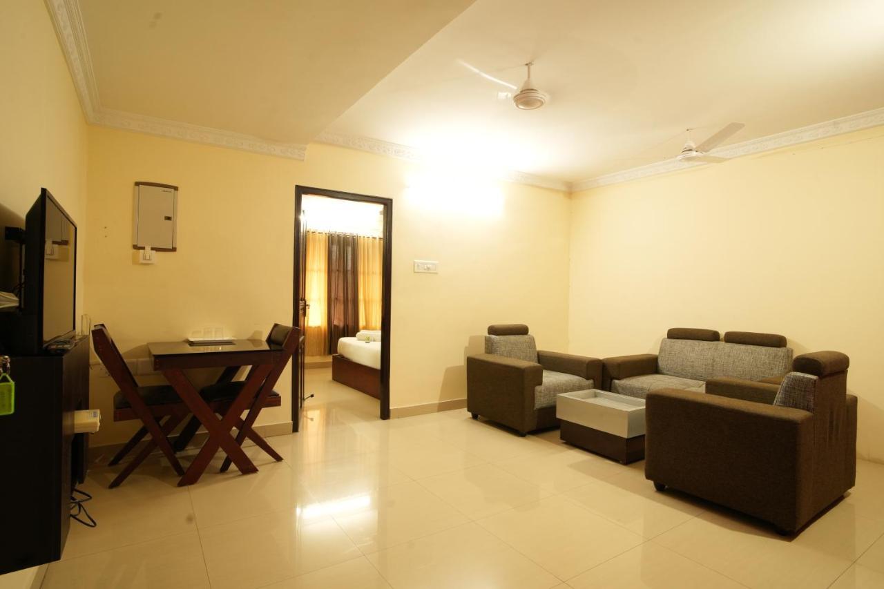 K V Suites Kochi Exteriör bild