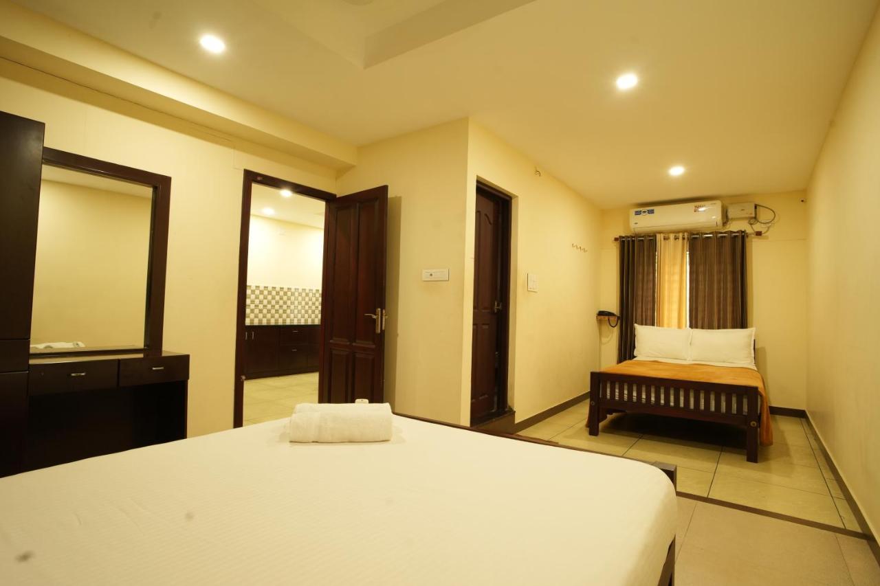 K V Suites Kochi Exteriör bild