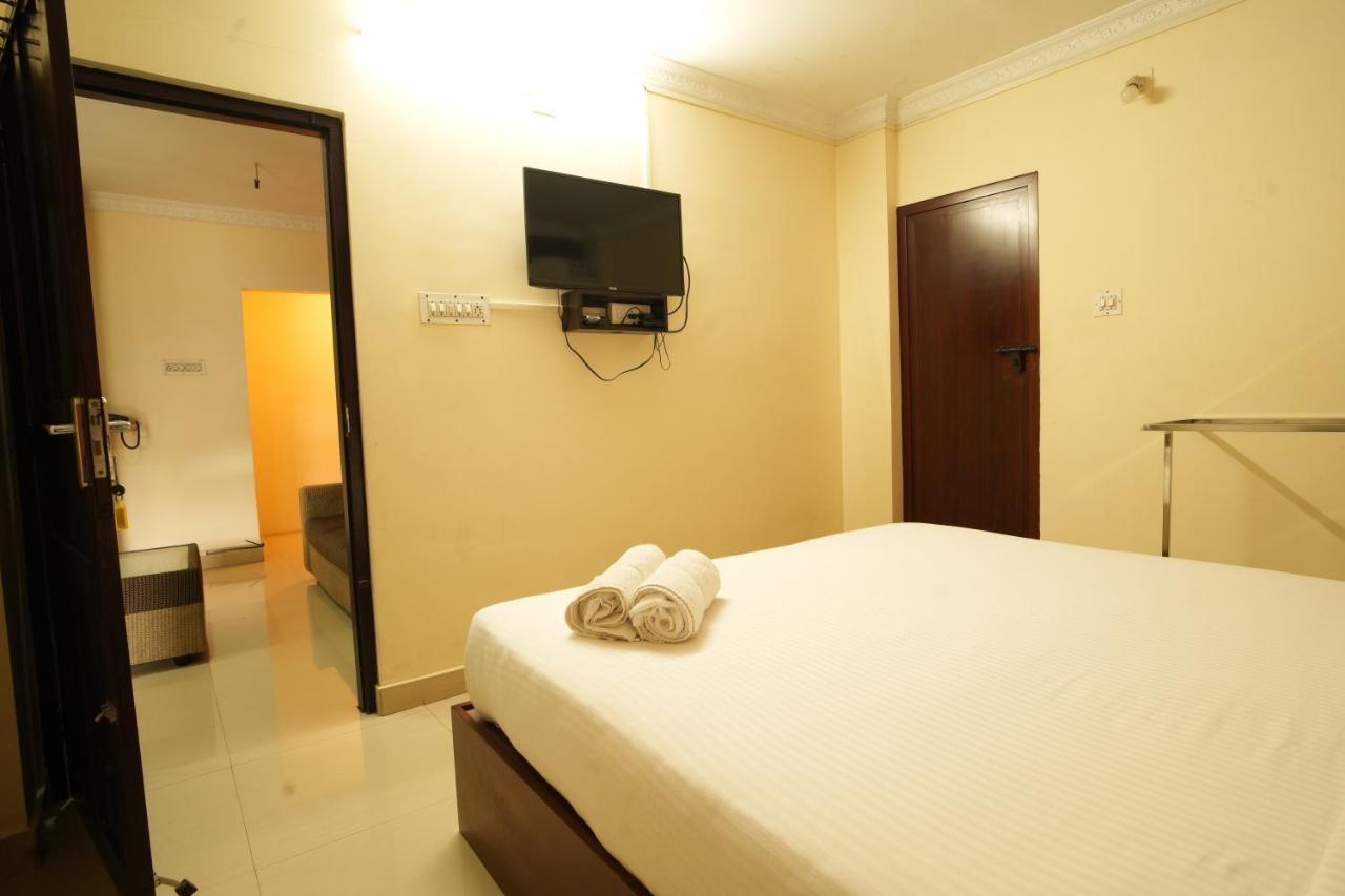 K V Suites Kochi Exteriör bild