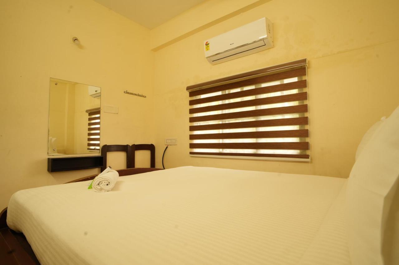 K V Suites Kochi Exteriör bild