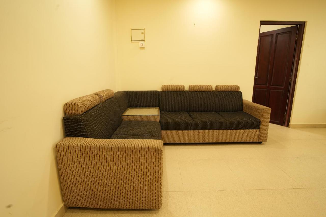 K V Suites Kochi Exteriör bild