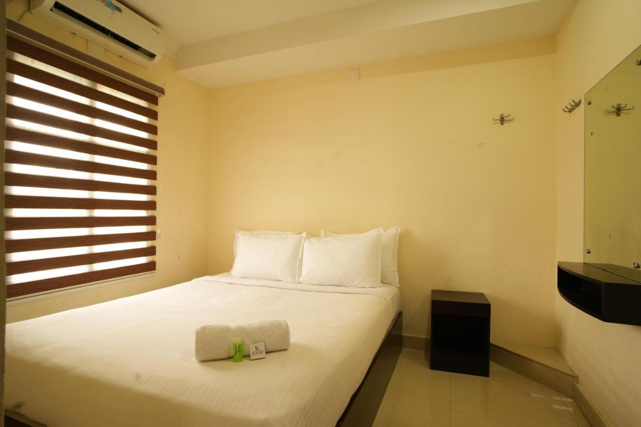K V Suites Kochi Exteriör bild