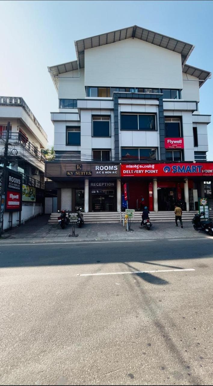 K V Suites Kochi Exteriör bild