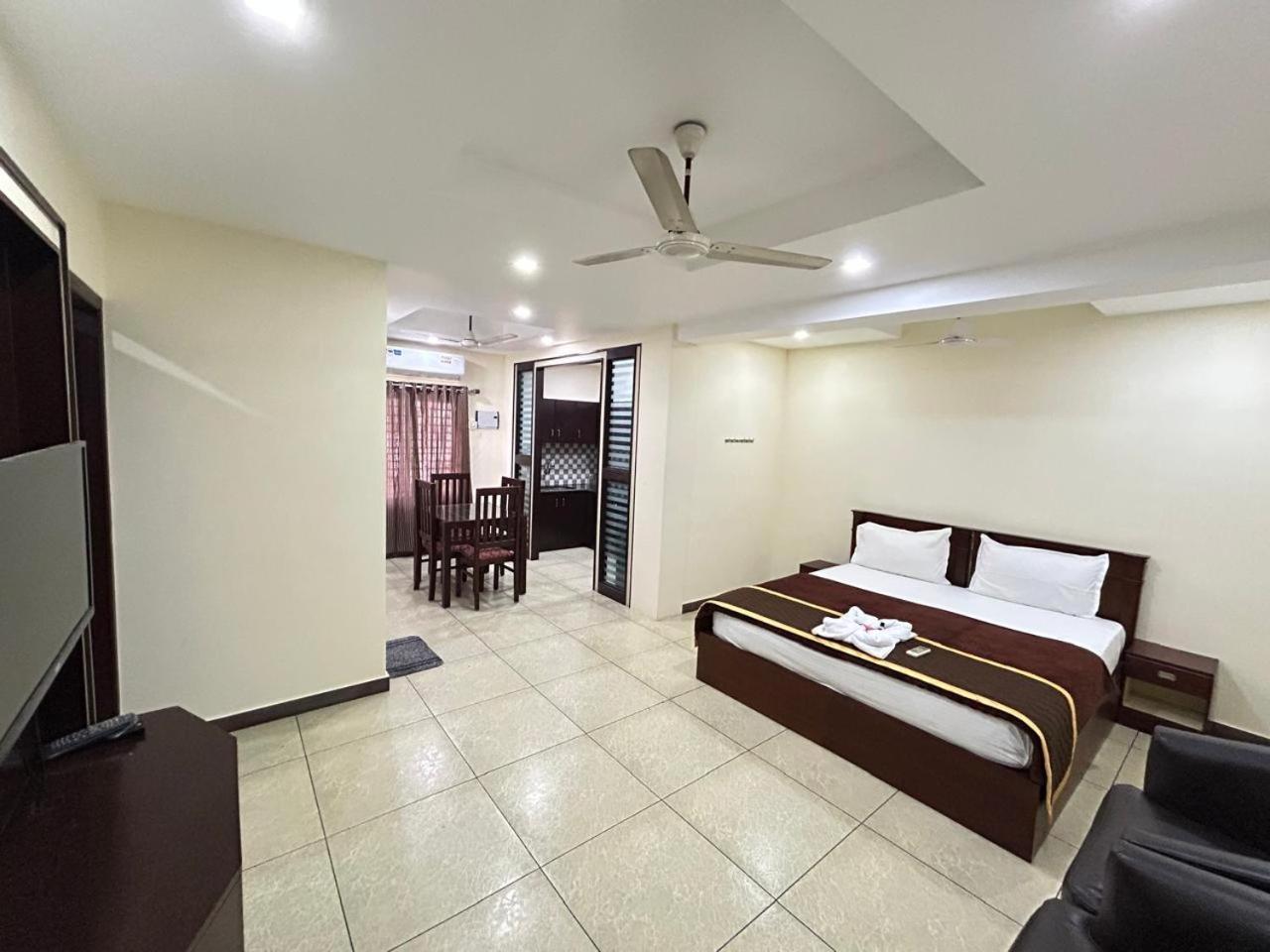 K V Suites Kochi Exteriör bild