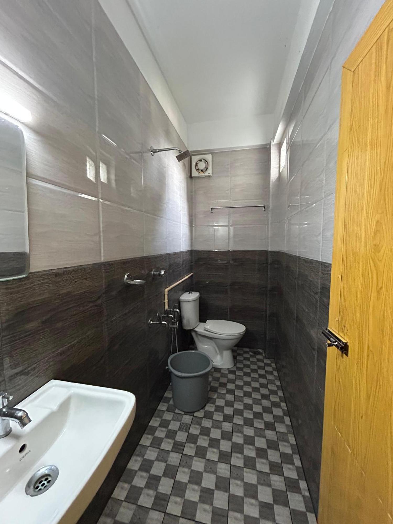K V Suites Kochi Exteriör bild